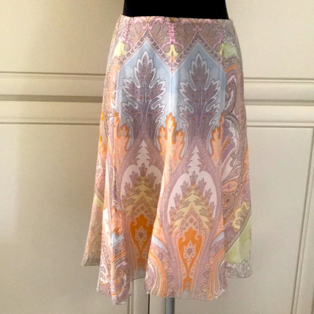 Anne Klein skirt, size 4, 100% silk, fully lined